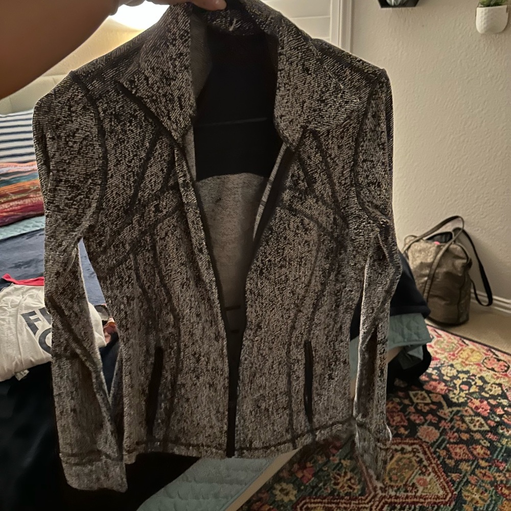 Lulu align zip up